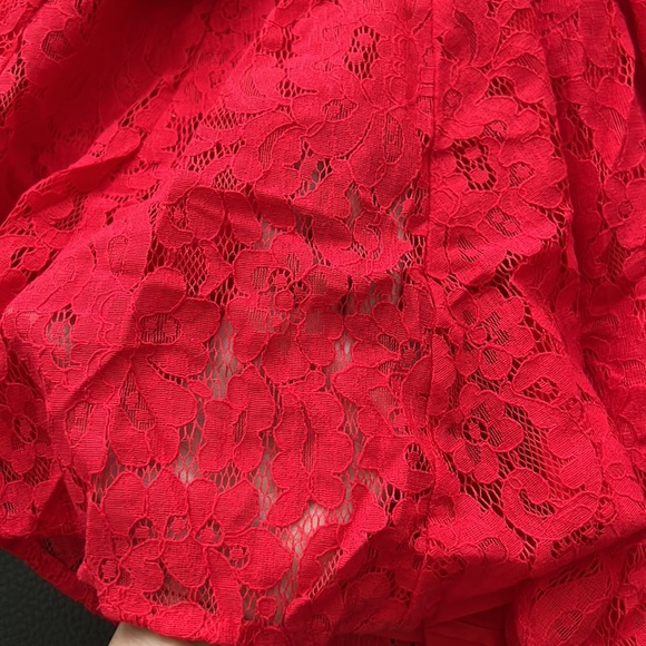 Red lace high-low pleated dress - Picture 3 of 6